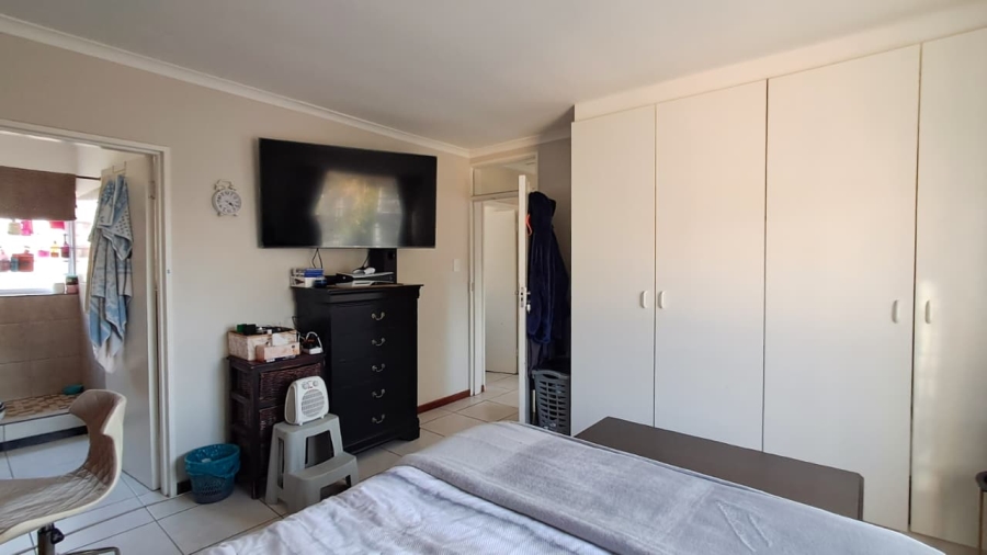 3 Bedroom Property for Sale in Zoo Park Western Cape